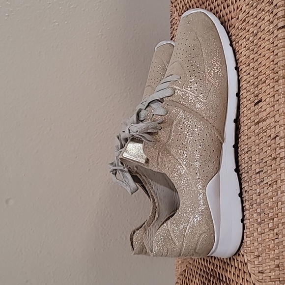 🌼 UGG TYE STARDUST GOLD METALLIC LACE UP SNEAKERS - Picture 7 of 12